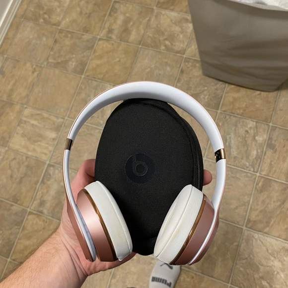 Beats by Dre Other - Rose Gold Beats Solo 3 Wireless Headphones EUC